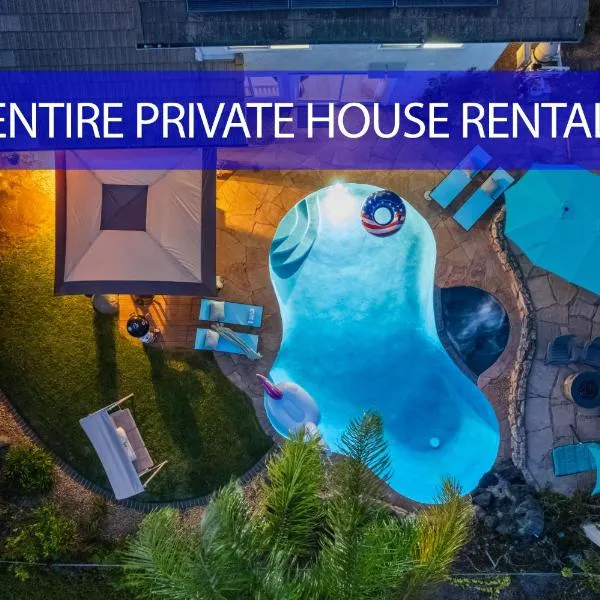 Entire Private Home with 3 Bedrooms, Hot Tub, King Bed, Garage, Grand View, Available Now，位于圣地亚哥的酒店
