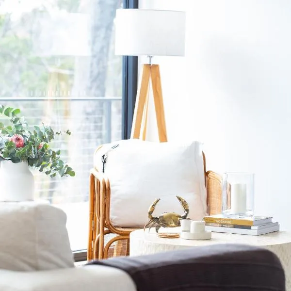 White Beach Retreat - Luxury With Water Views，位于白沙滩的酒店