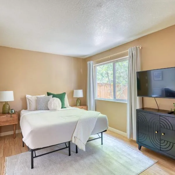 Stay Portland - Peaceful Johns Landing Studio - Near OHSU，位于Marquam Hill的酒店