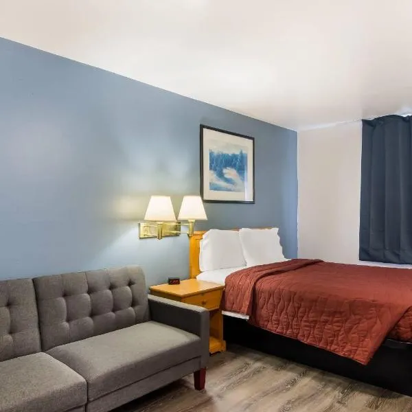 Rodeway Inn & Suites Sidney Historic Downtown I-80，位于悉尼的酒店