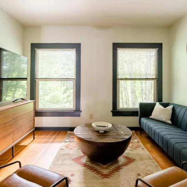 Stay Portland - Moab Vibes in PDX- Walk to Local Coffee & Food，位于波特兰的酒店