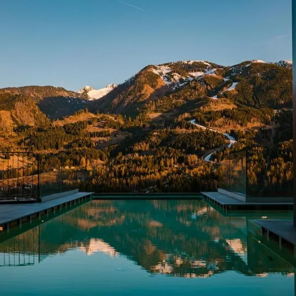 La Roccia Wellness Hotel，位于卡瓦莱塞的酒店