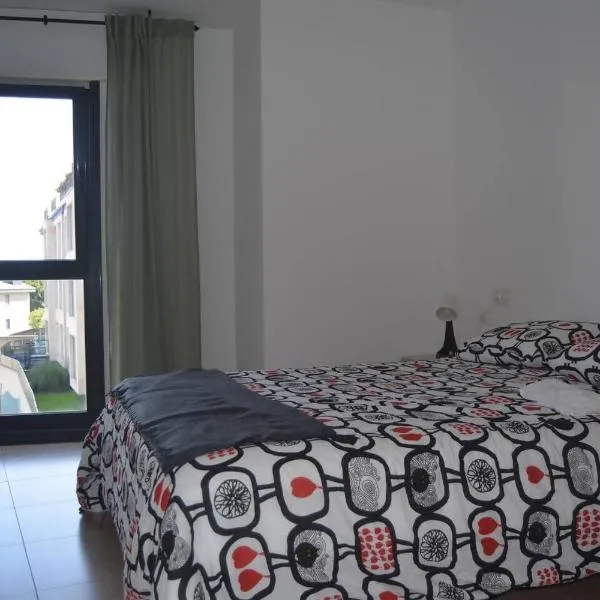 Precioso apartamento con garaje en Ares，位于阿雷斯的酒店