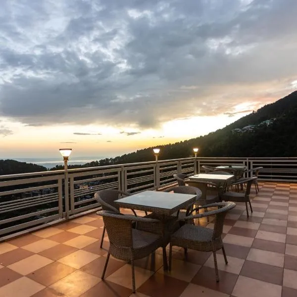 Tara Van - Best Mountain View Hotel in Dharamkot，位于达兰萨拉的酒店