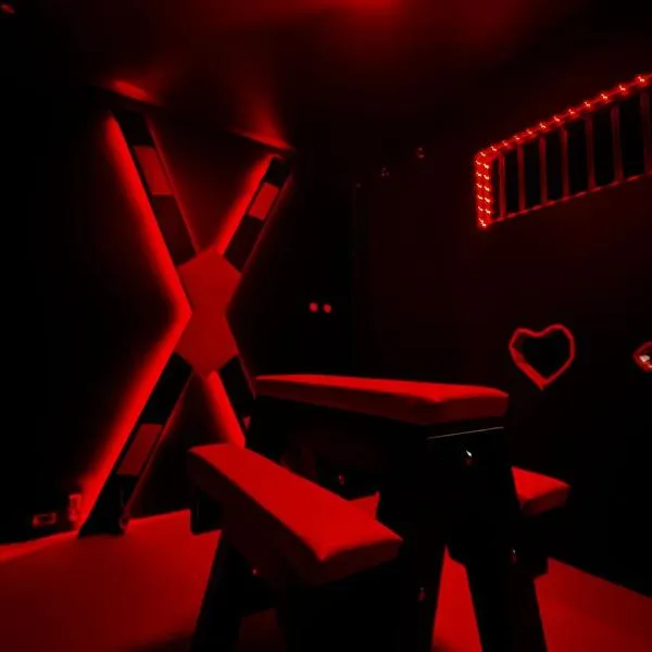 Love Room Les secrets interdits，位于Wattignies的酒店