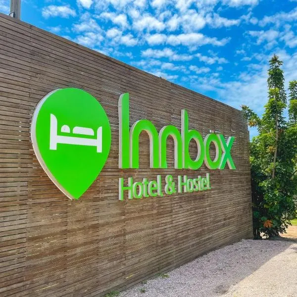 Innbox Praia do Rosa，位于因比图巴的酒店