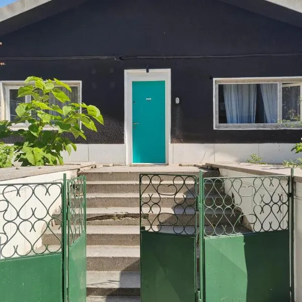 Central houses budget friendly，位于布加勒斯特的酒店