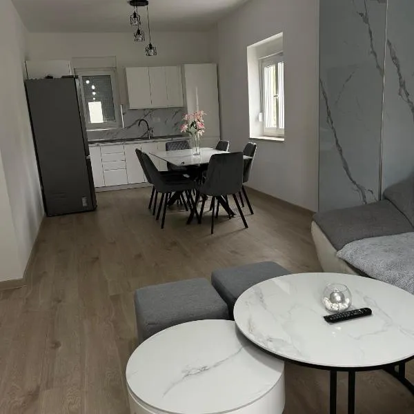 Apartman Crnogorac，位于波素斯捷的酒店