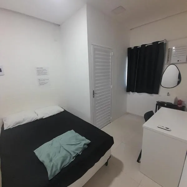 Hostel e Pousada Garanhuns，位于加拉尼温斯的酒店