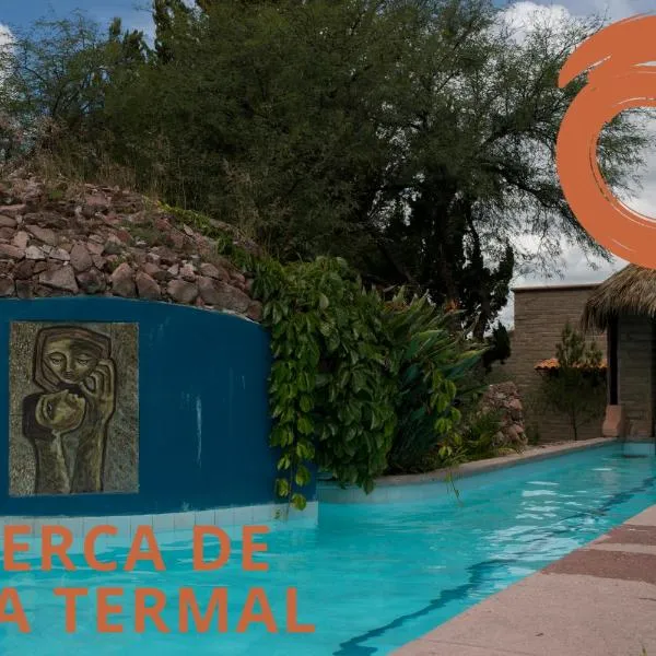 尼凡娜餐厅加疗养酒店，位于圣米格尔-德阿连德的酒店