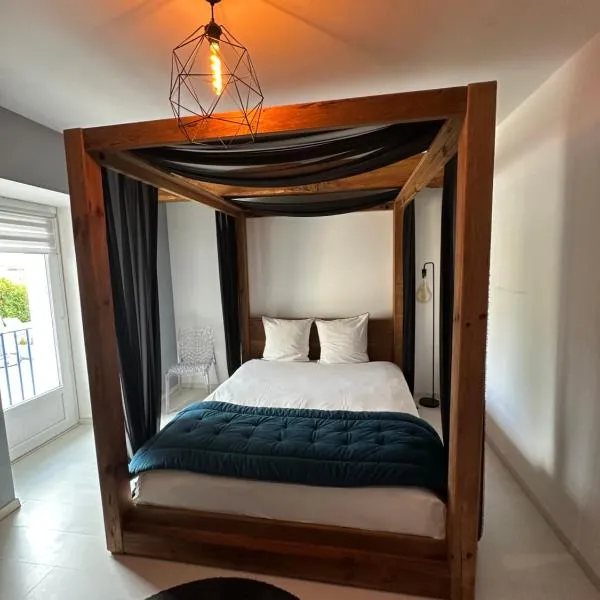 Kimy Villa Lunoterie Futuroscope Piscine et Spa，位于Oyré的酒店