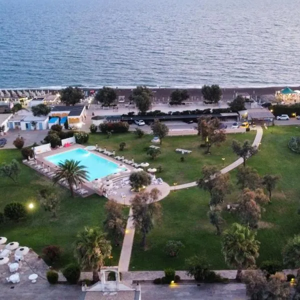 Riva di Palo Beach Hotel，位于拉迪斯波利的酒店