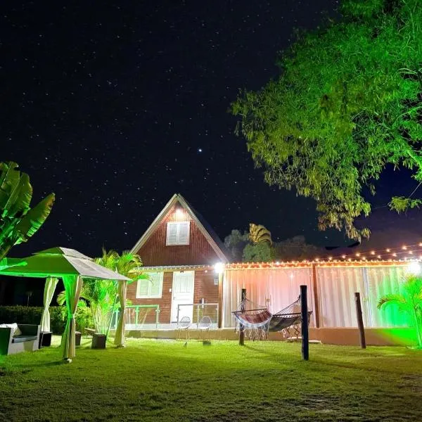 Cabaña Show Piscina Lagoa - Camping Carrion，位于伊图的酒店