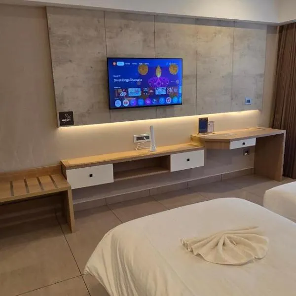 MoonBasa Boutique Hotel and Spa Infopark , Kakkanad，位于科钦的酒店