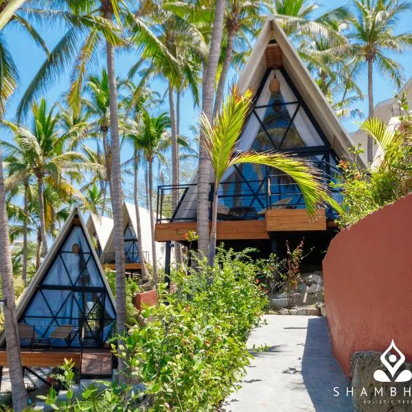 Shambhala Holistic Resort Only Adults，位于曼萨尼约的酒店