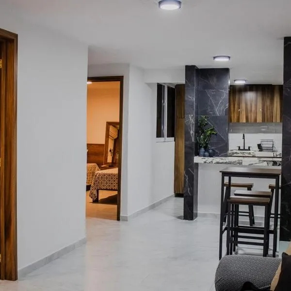 Modern Comfort in the Heart of Puerto Vallarta!，位于巴亚尔塔港的酒店