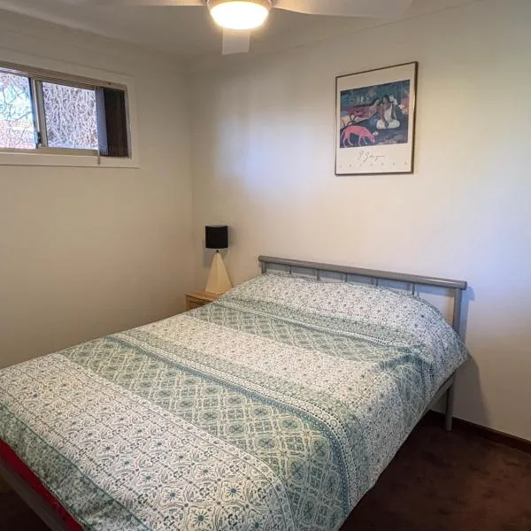 2x1 granny flat close to Perth Airport，位于珀斯的酒店