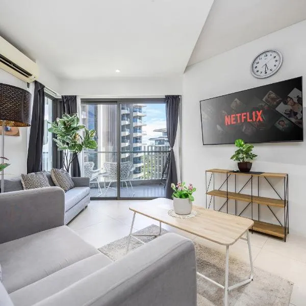 Group Family and Friends Suite at Tambuli Residences Spacious 1-Bedroom, Sleeps up to 6 by Dominik with Pool Access & Balcony in Mactan，位于Lapu Lapu City的酒店