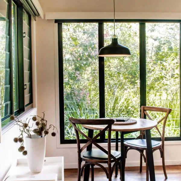 塔拉林加景山林小屋，位于Alstonville的酒店