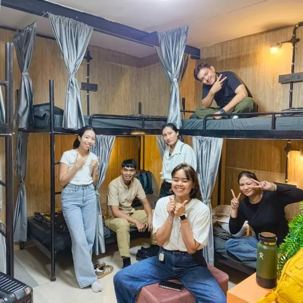 Ghumakkads Hostel Near IGI Airport & Aerocity，位于新德里的酒店