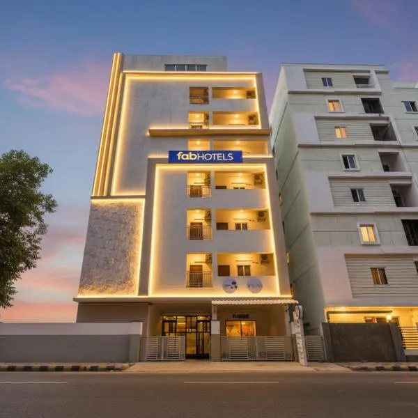 FabHotel Prime Cozy - Nr Yashoda Hospital, Hitech City，位于海得拉巴的酒店