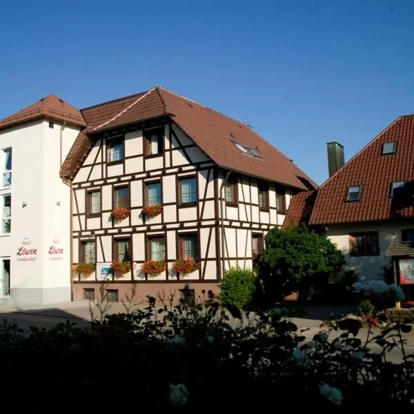 狮子酒店，位于Neubulach的酒店