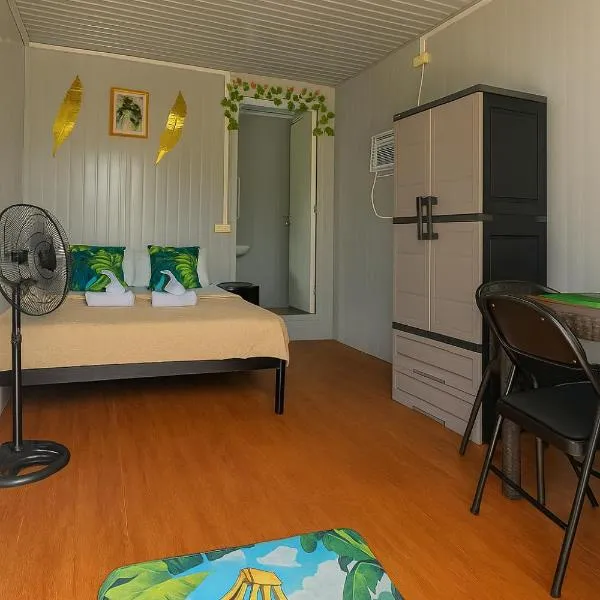 Banana Bar San Juan Family Digital Nomad Stay Starlink Fast WiFi Solar Backup，位于圣胡安的酒店