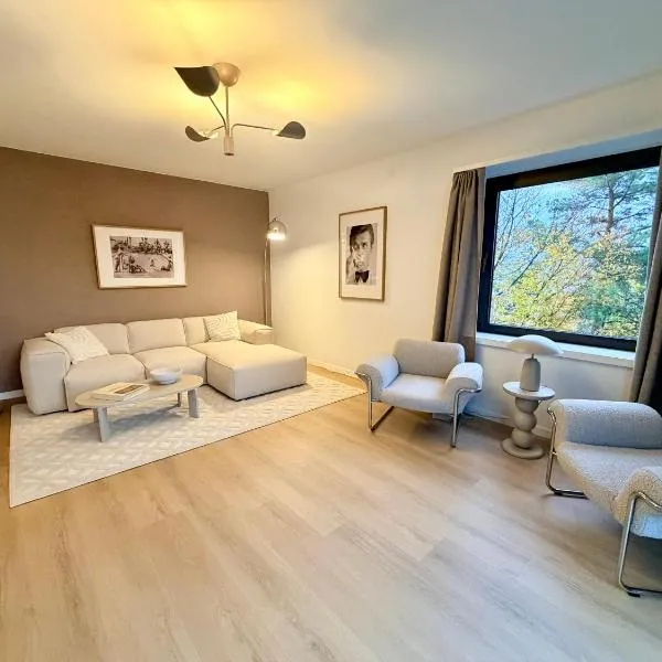 Chocolate Suite Kilchberg - 80 qm, 2 Schlafzimmer, Balkon mit Seeblick & kostenloser Parkplatz，位于Kilchberg的酒店