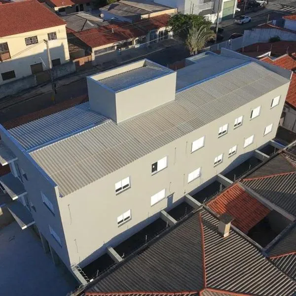 Ed Catarina c ar condicionado e garagem privativa，位于索罗卡巴的酒店