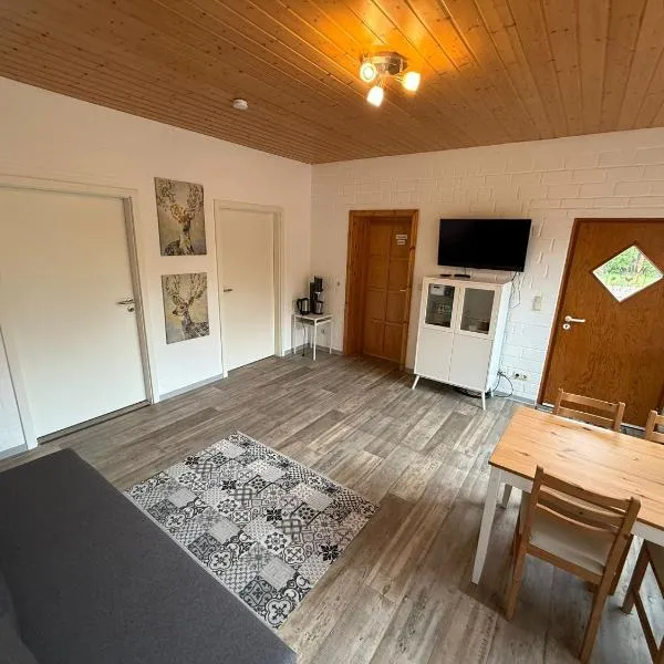 Erdgeschosswohnung mit separatem Eingang zwischen Hannover und Wolfsburg，位于Meinersen的酒店