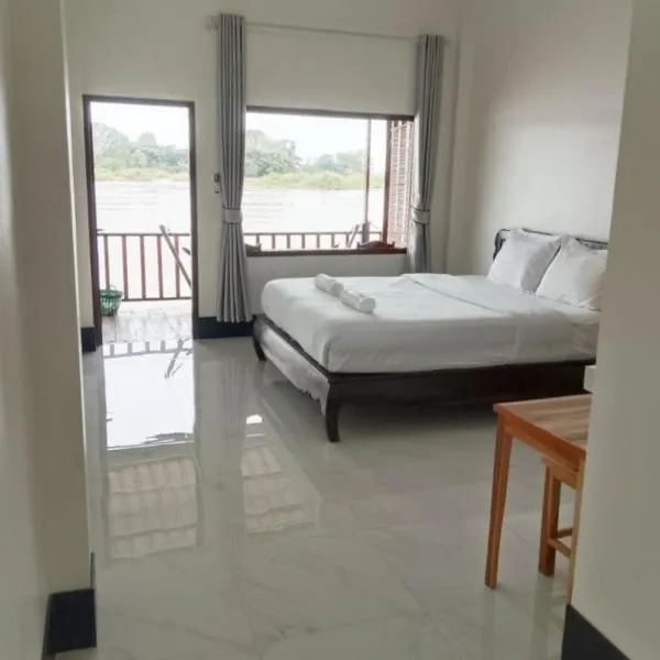 DODAND Studio & Sunset Riverside Guesthouse，位于东德岛的酒店