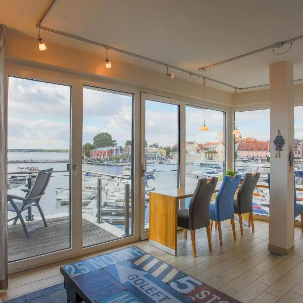 Panorama Suite- Apartment in der Hafenresidenz mit Panoramablick，位于瓦伦的酒店