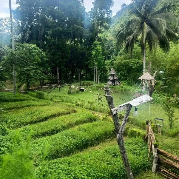 Nuts Huts，位于洛博克的酒店