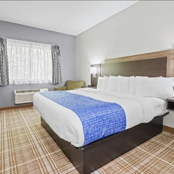 GrandStay Hotel & Suites Minocqua，位于米诺阔的酒店