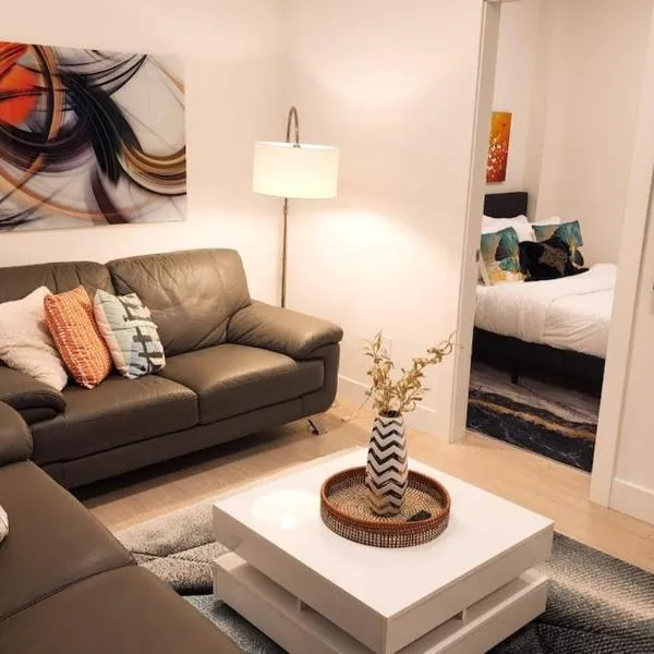 New Langford Suite near Lake & Mall, Free Parking，位于Goldstream Station的酒店