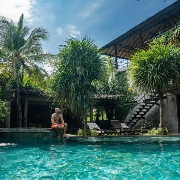 Mangroove Bay Boutique Hostel，位于班尤温当的酒店