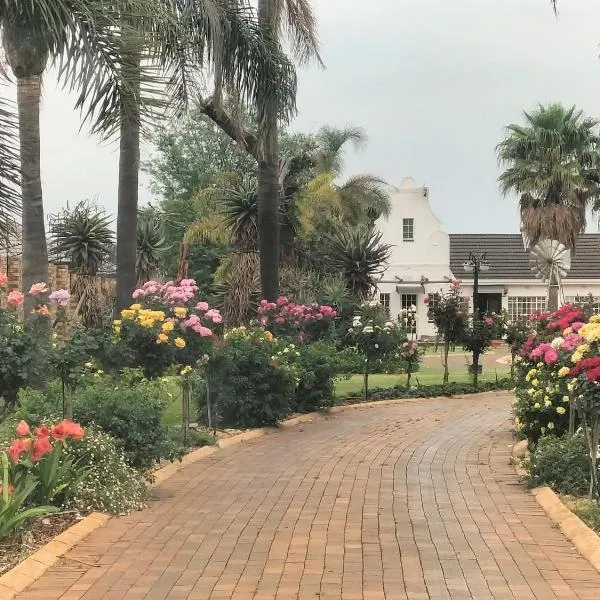 Madeley House Unit 1 near Oliver Tambo Airport，位于博克斯堡的酒店