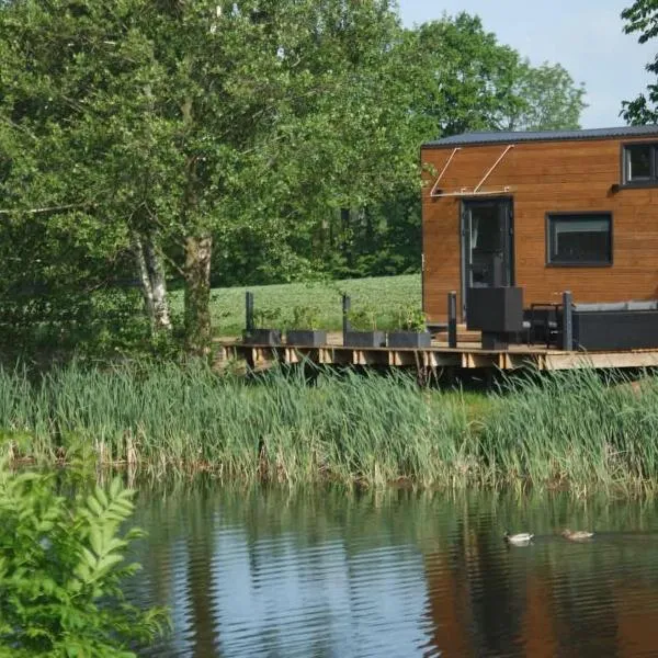 TinyHousebeiDresden mit Faßsauna klein aber fein, beste Alleinlage direkt am Naturteich, große Terrasse - Nähe Sächsische Schweiz und Dresden，位于Großharthau的酒店