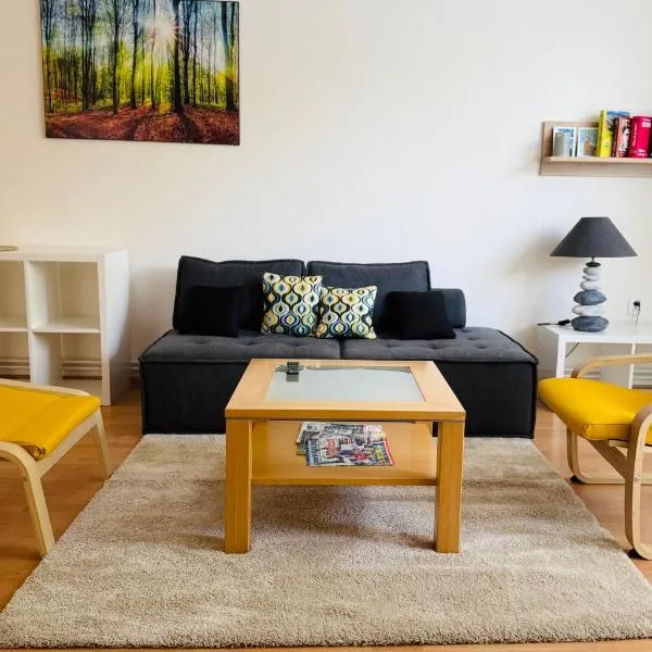 Srdce Mesta 1 - zážitkový apartmán Na Pešej Zóne s balkónom a terasou，位于旧图拉的酒店