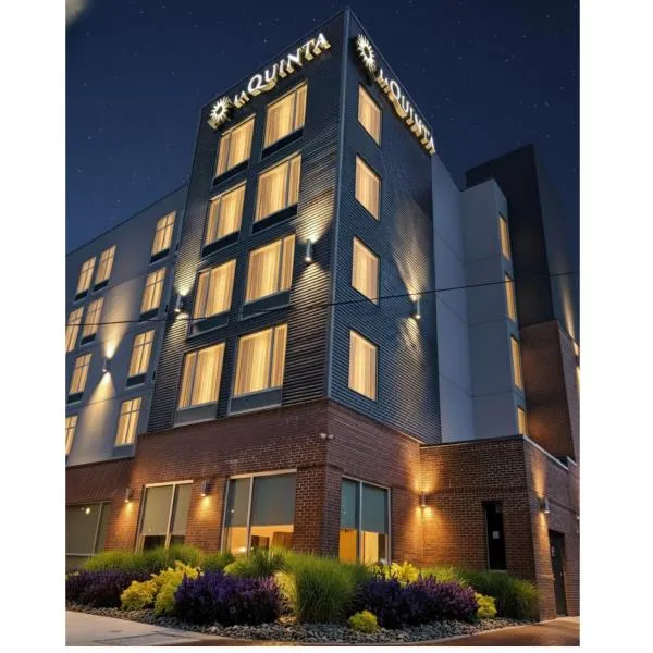 La Quinta Inn & Suites by Wyndham Chattanooga Downtown/South，位于查塔努加的酒店