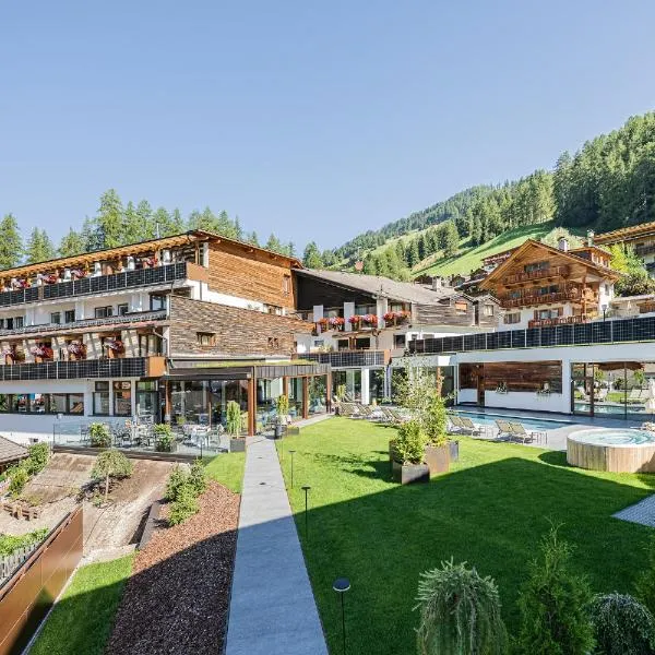 Alpenwellnesshotel St. Veit，位于塞斯托的酒店