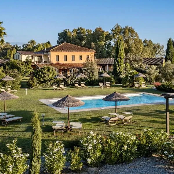 亚纳斯乡村度假酒店，位于Mores的酒店