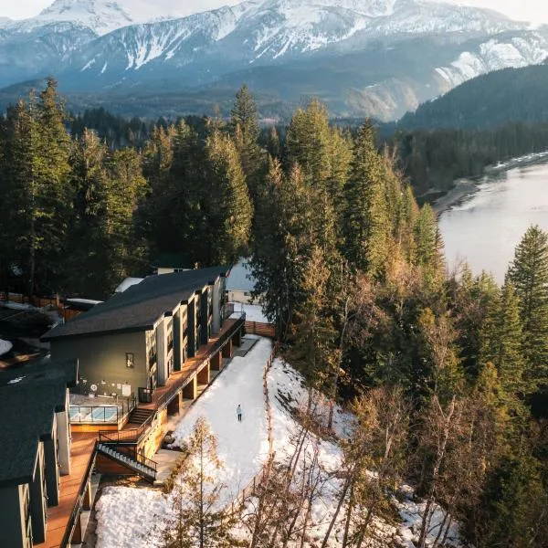 Basecamp Resorts Revelstoke，位于雷夫尔斯托克的酒店