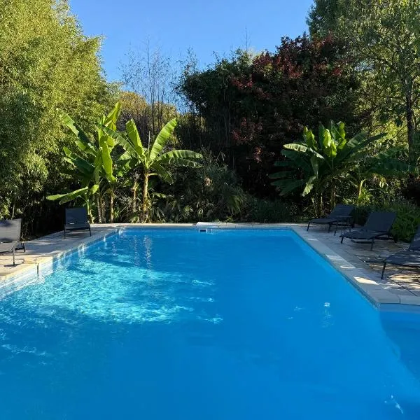 Gîte avec piscine & Spa - La Sacristie，位于Graulhet的酒店