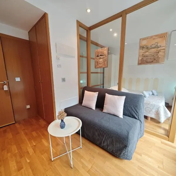 Sabaris, Baiona, apartamento con terraza，位于巴约讷的酒店