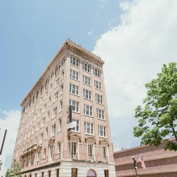 The Esquire Hotel Downtown Gastonia, an Ascend Collection Hotel，位于加斯托尼亚的酒店