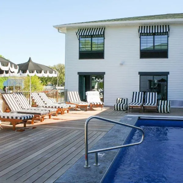 The Inn Hotel Lake Okoboji, an Ascend Collection Hotel，位于Arnolds Park的酒店