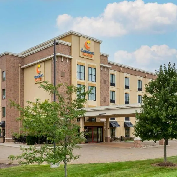 Comfort Suites Hartville-North Canton，位于Uniontown的酒店