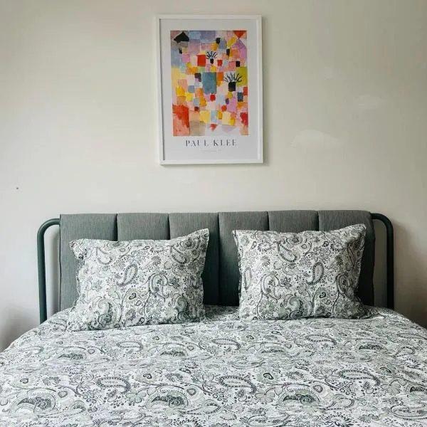 The Central Experience - 2 BR, Bright, Spacious & Central，位于布鲁塞尔的酒店