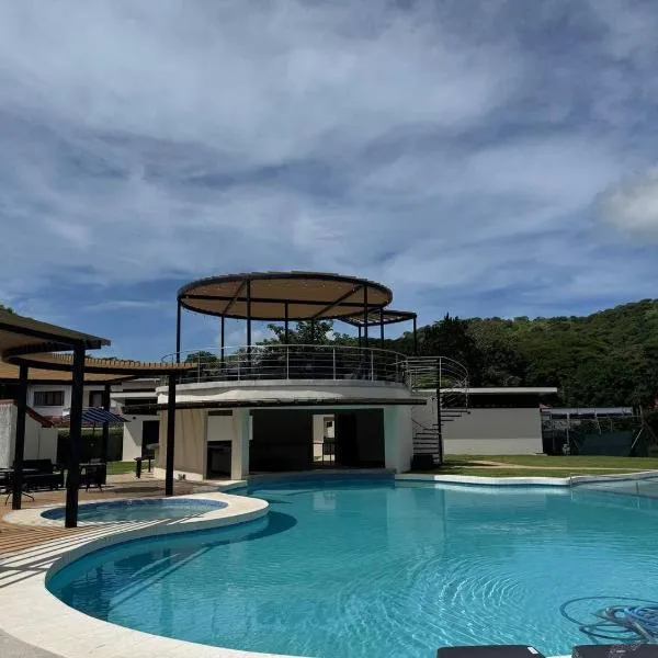 Nacazcol Hotel y Villas，位于科克的酒店